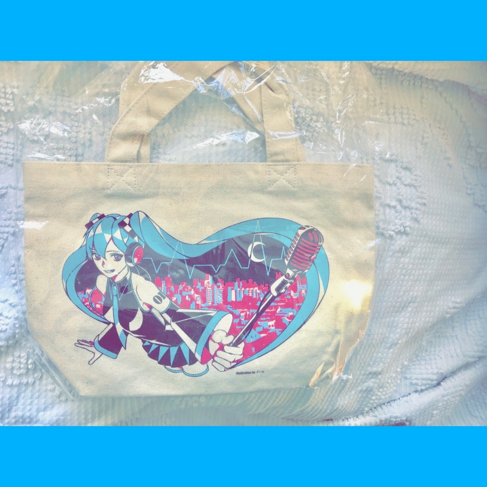 Hatsune Miku small tote bag with tin badges